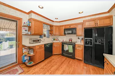 2572 S Saint Marks Avenue, Bellmore, NY 11710 - Photo 16