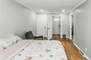 27 Surrey Ln, Plainview, NY 11803 - Photo 16