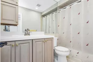 27 Surrey Ln, Plainview, NY 11803 - Photo 12