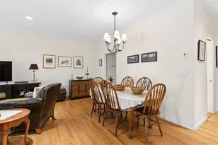18 Glen Hollow Dr, Holtsville, NY 11742 - Photo 10