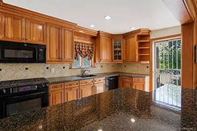 78-06 160th Avenue, Howard Beach, NY 11414 - Photo 8