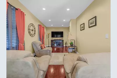 29 Colonial Avenue, Freeport, NY 11520 - Photo 6