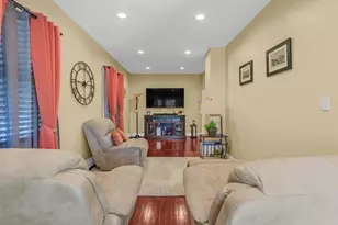 29 Colonial Ave, Freeport, NY 11520 - Photo 6