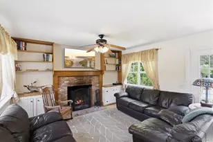 517 Montauk Hwy, East Quogue, NY 11942 - Photo 4