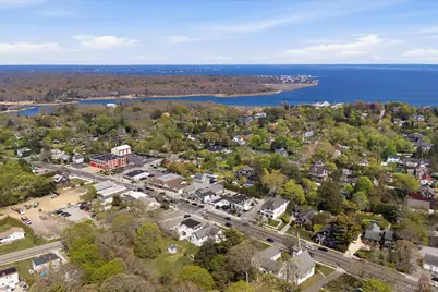 517 Montauk Highway, East Quogue, NY 11942 - Photo 28