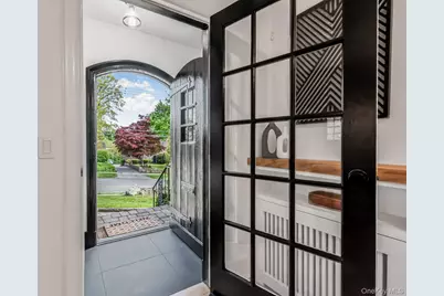 209 Storer Avenue, New Rochelle, NY 10801 - Photo 8