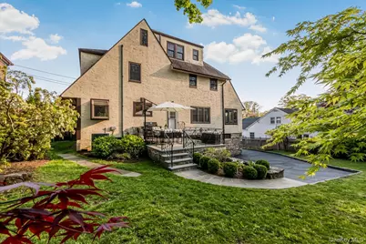 209 Storer Avenue, New Rochelle, NY 10801 - Photo 12
