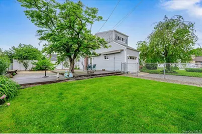 18 Kelly Place, Deer Park, NY 11729 - Photo 16