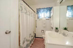 18 Kelly Pl, Deer Park, NY 11729 - Photo 14