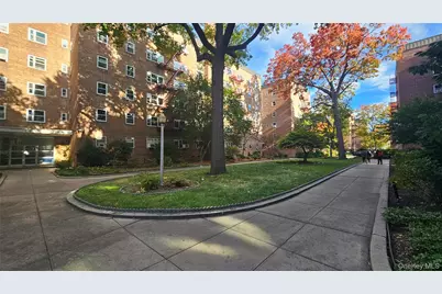 44-69 Kissena Boulevard #4M, Flushing, NY 11355 - Photo 4