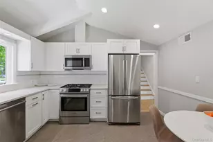 67 Old Country Rd, New Rochelle, NY 10804 - Photo 6