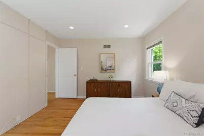 67 Old Country Road, New Rochelle, NY 10804 - Photo 18