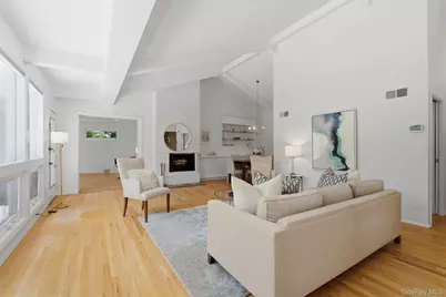 67 Old Country Road, New Rochelle, NY 10804 - Photo 4