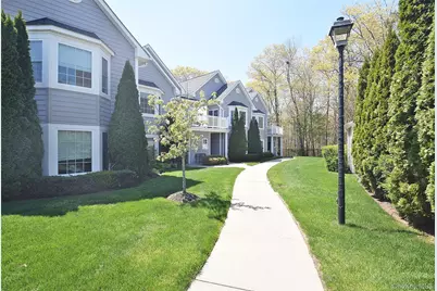 209 Okeefe Court, Oakdale, NY 11769 - Photo 18