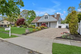 31 Empress Pines Dr, Nesconset, NY 11767 - Photo 2