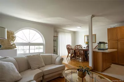 41 Country Dr N, New York, NY 10314 - Photo 10
