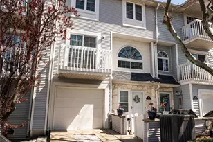 41 Country Dr N, New York, NY 10314 - Photo 2
