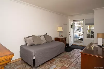 41 Country Dr N, New York, NY 10314 - Photo 4