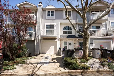 41 Country Dr N, New York, NY 10314 - Photo 1
