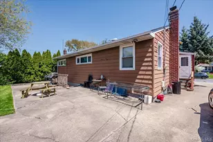 37 Wellesley Ln, Hicksville, NY 11801 - Photo 18