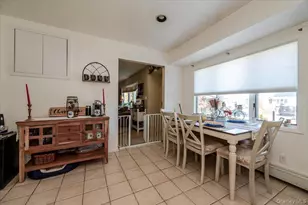 37 Wellesley Ln, Hicksville, NY 11801 - Photo 4
