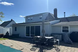 49 Flagstone Ln, Westbury, NY 11590 - Photo 22