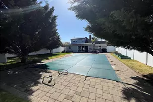 49 Flagstone Ln, Westbury, NY 11590 - Photo 20