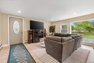 38 Wall St, Farmingdale, NY 11735 - Photo 4