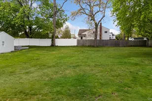38 Wall St, Farmingdale, NY 11735 - Photo 32