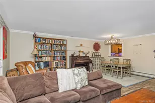 27 Stratford Green, Farmingdale, NY 11735 - Photo 18