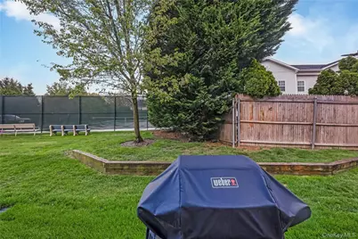 27 Stratford Green, Farmingdale, NY 11735 - Photo 6