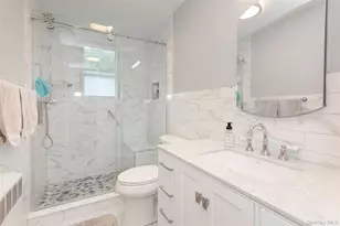 32 Fordham St, Bronx, NY 10464 - Photo 8