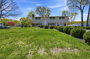 22 Fairway Dr, Port Jefferson Station, NY 11776 - Photo 2
