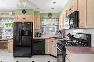 317 O'Connor Rd, North Babylon, NY 11703 - Photo 12