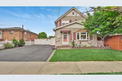 93 Grant Avenue, Farmingdale, NY 11735 - Photo 2