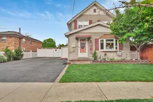 93 Grant Ave, Farmingdale, NY 11735 - Photo 2