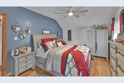 93 Grant Avenue, Farmingdale, NY 11735 - Photo 18