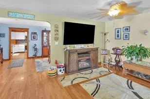93 Grant Ave, Farmingdale, NY 11735 - Photo 6