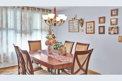 93 Grant Avenue, Farmingdale, NY 11735 - Photo 8