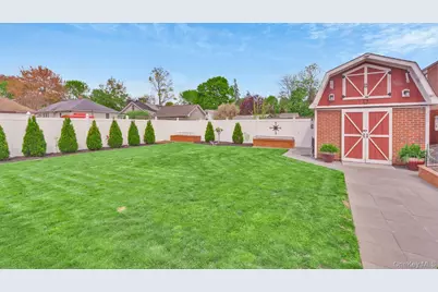 93 Grant Avenue, Farmingdale, NY 11735 - Photo 32