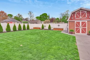 93 Grant Ave, Farmingdale, NY 11735 - Photo 32