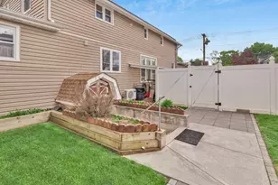 93 Grant Ave, Farmingdale, NY 11735 - Photo 26