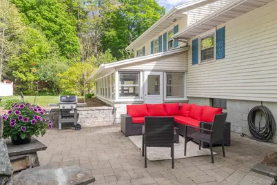 25 McAllister Drive, Pleasant Valley, NY 12569 - Photo 18