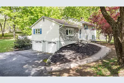 25 McAllister Drive, Pleasant Valley, NY 12569 - Photo 2