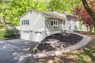 25 Mcallister Dr, Pleasant Valley, NY 12569 - Photo 2