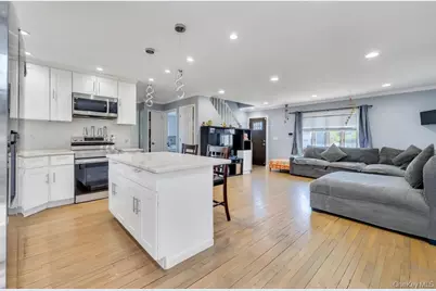 259 N Rutherford Avenue, Massapequa, NY 11758 - Photo 4