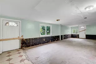 256 Vanderbilt Ave, Brentwood, NY 11717 - Photo 20