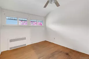 256 Vanderbilt Ave, Brentwood, NY 11717 - Photo 14