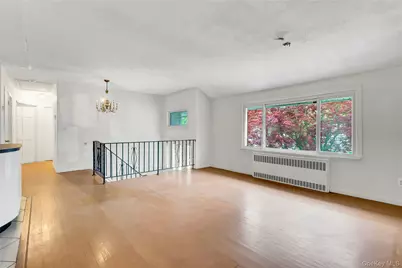 256 Vanderbilt Avenue, Brentwood, NY 11717 - Photo 6