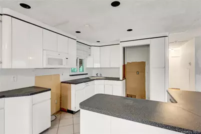 256 Vanderbilt Avenue, Brentwood, NY 11717 - Photo 10